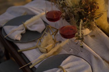 Düğün yeri - tablo, dekr, tabak, gözlük