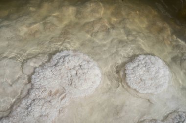 Beyaz tuz gölünde tuz.