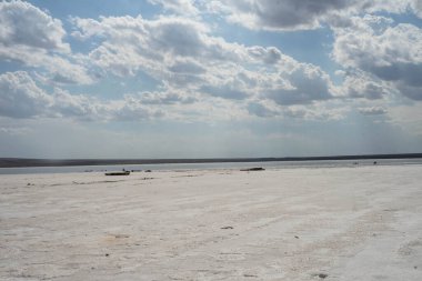 Beyaz tuz gölünde tuz.