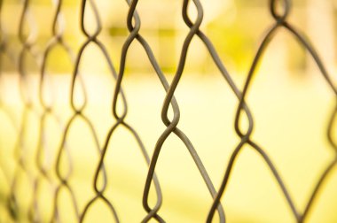 parkta demir örgü büyük hücreler