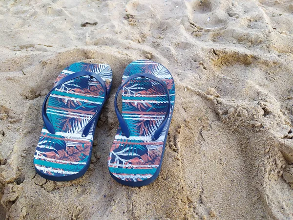 Two Slippers Sand Flip Flops Sea Beach — Stock Photo, Image