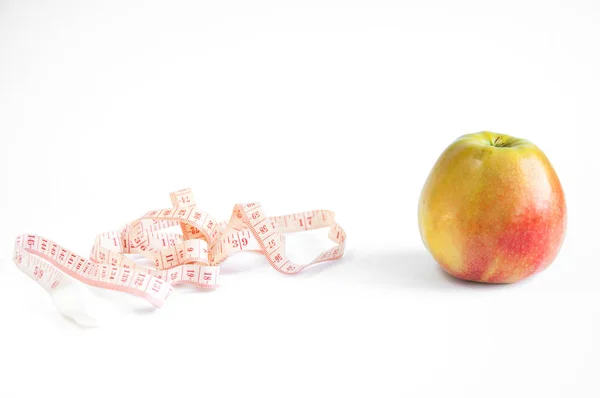 Yellow Red Apple Lies Table Measuring Tape White Background — Stock Photo, Image