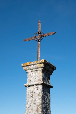 Mavi gökyüzü karşı karşıya