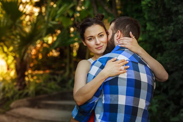 Portrait Happy Couple Hugging Street Woman Face Foreground — Stock Photo, Image