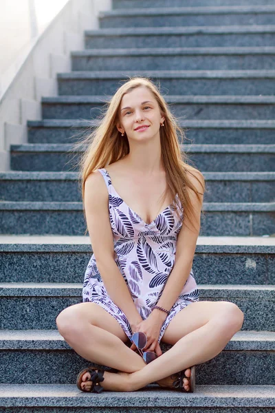 Portrait Beautiful European Woman Sitting Steps Legs Crossed Long Blonde — Stock Photo, Image