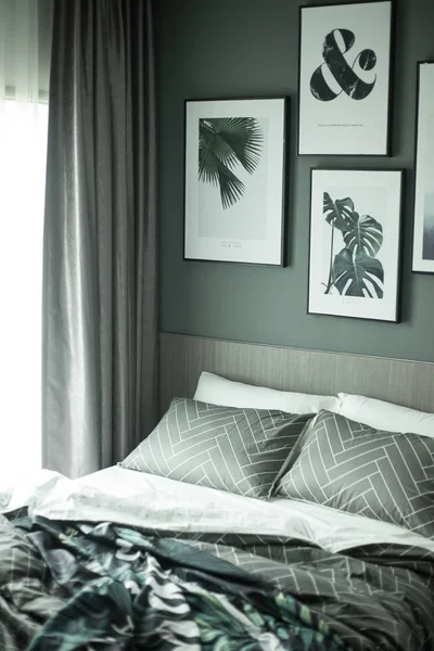 Yeşil Renkler Rahat Yatak Örtüleri Hafif Yatak Odası — Stok fotoğraf