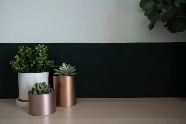 Camera da letto angolo di lavoro decorato con marmo bianco modello di ceramica — Foto Stock