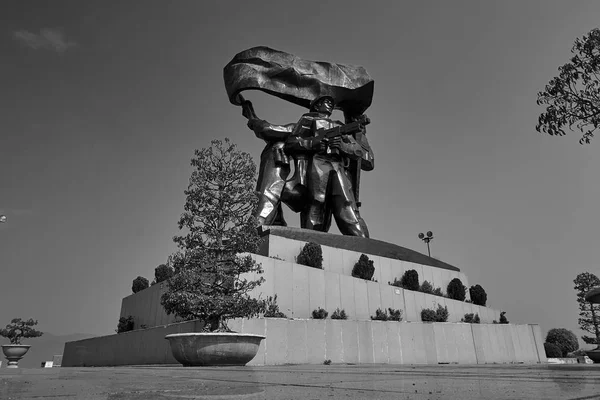 Dien Bien Phu, Vietnam - 25 avril 2019 : La bataille de Dien Bien Phu statue de la victoire à D1 Hill Vietnam . — Photo