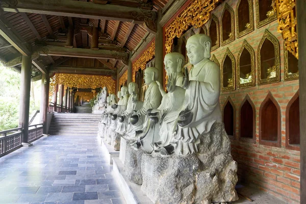 Bai Dinh Pagoda - det biggiest templet komplex i Vietnam i Trang An Ninh Binh — Stockfoto