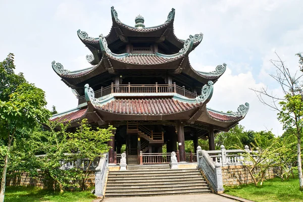 Bai Dinh Pagoda - The biggiest temple complex in Vietnam in Trang An, Ninh Binh — Stock Photo, Image