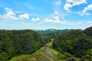 Ninh Binh tam COC 'da mua Mağarası dağından görünüm