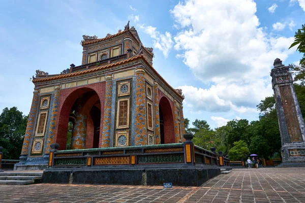 Graftombe en tuinen van de Tu Duc keizer in Hue, Vietnam — Stockfoto