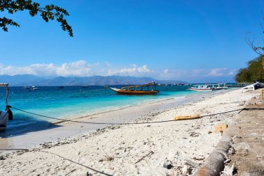 Trawangan, Endonezya - 15.Ağustos 2019: Gili Trawangan Plajında Tekne