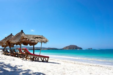 Lombok, Endonezya - 10 Eylül 2019: Kuta Beach, Lombok, Endonezya Güverte Başkanı.