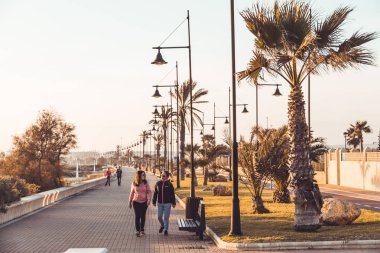 Almerimar, İspanya; 4 Mart 2019: Almerimar plajı ve gezinti si. Almeria, Endülüs, İspanya