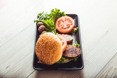 vegan burger ve kopya alanı.