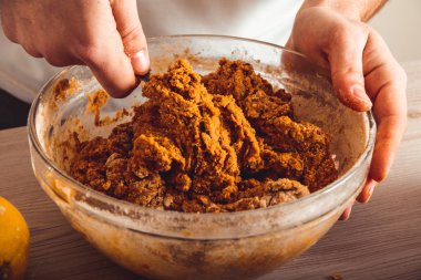 Proses pişirme ev yapımı seitan. Vegan et nasıl yapılır