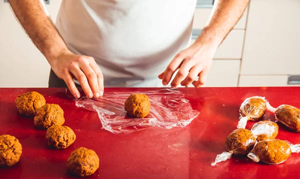 Process Matlagning hemlagad Seitan. Hur man gör vegan kött — Stockfoto