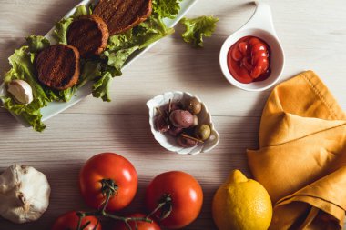 akşam yemeği için vegan et, gerçek gıda