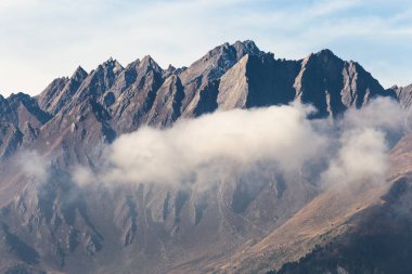 büyük zirve ve bulut