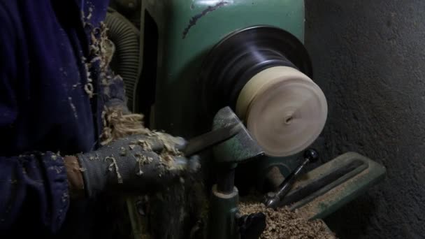 Manos Artesano Trabajando Torno Vídeo — Vídeo de stock