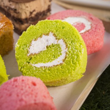 mutfakta masada lezzetli farklı ev yapımı kek