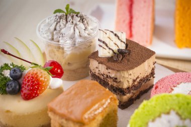 mutfakta masada lezzetli farklı ev yapımı kek