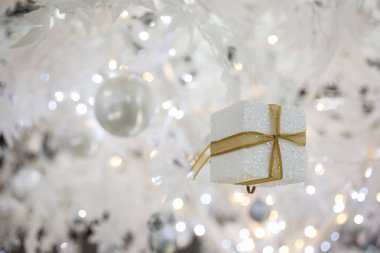 Dekoratif Noel bulanık köpüklü tatil arka plan üzerinde mevcut