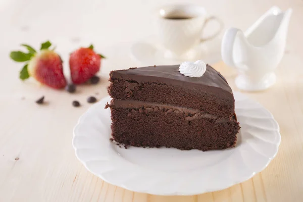Schokoladenkuchen Mit Erdbeere Und Espresso — Stockfoto