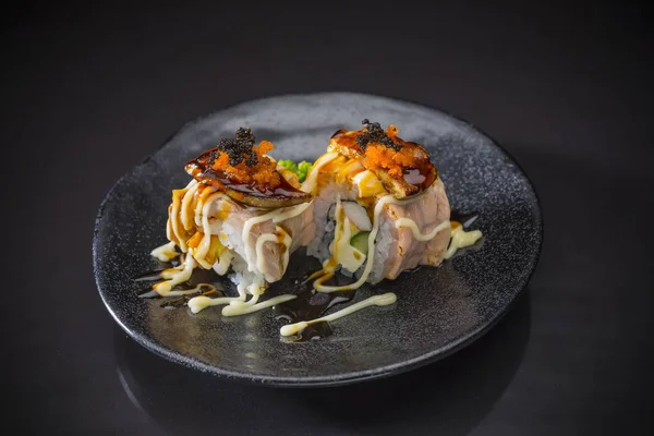 Wagyu Roll Libamáj Fűszeres Mártással Szolgálják Fel Hagyományos Japán Ételt — Stock Fotó