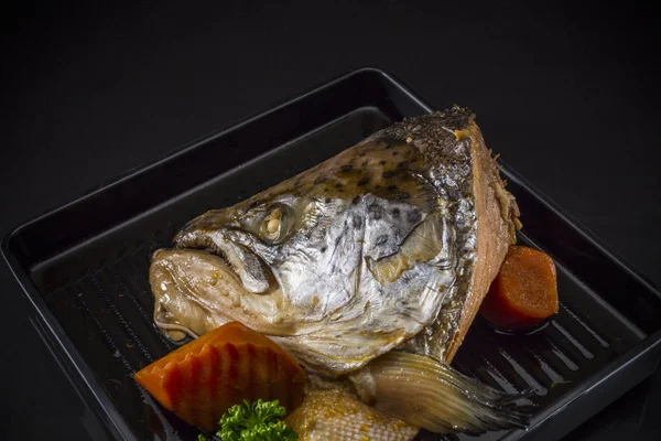 Νόστιμα Kabutoni Σολομός Σολομός Κεφάλι Βραστό Σάλτσα Σόγιας Ιαπωνικό Στυλ — Φωτογραφία Αρχείου