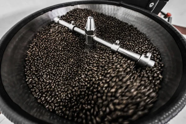 Machine Roasting Coffee Beans Moving Process — Stock Photo, Image