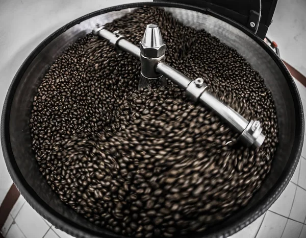 Machine Roasting Coffee Beans Moving Process — Stock Photo, Image