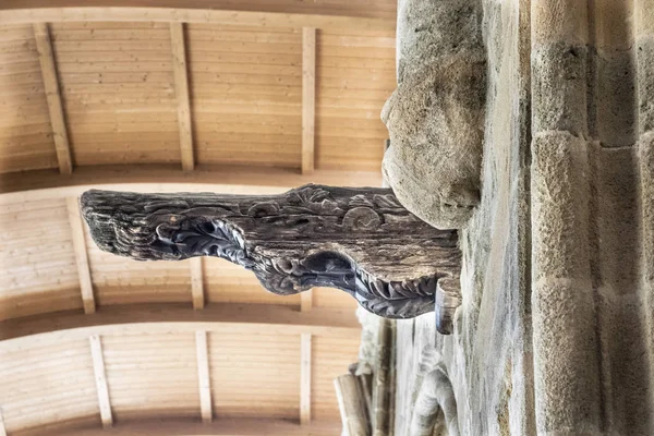 Velho feixe de madeira histórico na igreja gótica norte nicosia — Fotografia de Stock