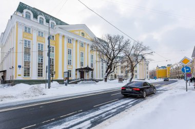 Moskova, Rusya - 05 Şubat 2018: Street Ostozhenka Moskova'da yoğun bir kar yağışı sonra