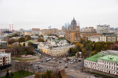 Moskova, Rusya - 09 Ekim 2016: Şehir ve yüksekliği olan bir iş merkezi görünümü.