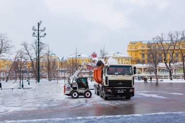 Moskova, Rusya - 05 Şubat 2018: Moskova Kremlin Kışın kar yağışı öğleden sonra.