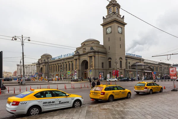 Moscow Russia December 2017 Taxi Drivers Waiting Passengers Square Europe — Stock Photo, Image