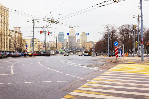 Μόσχα Ρωσία Δεκεμβρίου 2017 Άνθρωποι Στέκονται Κυκλοφοριακή Συμφόρηση Αυτοκίνητα Kutuzov — Φωτογραφία Αρχείου