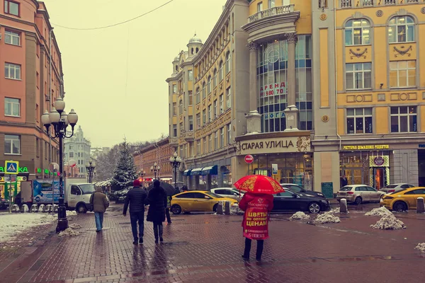 Moscow Oroszország 2017 December Utcai Árust Világos Ruhát Kínál Menni — Stock Fotó