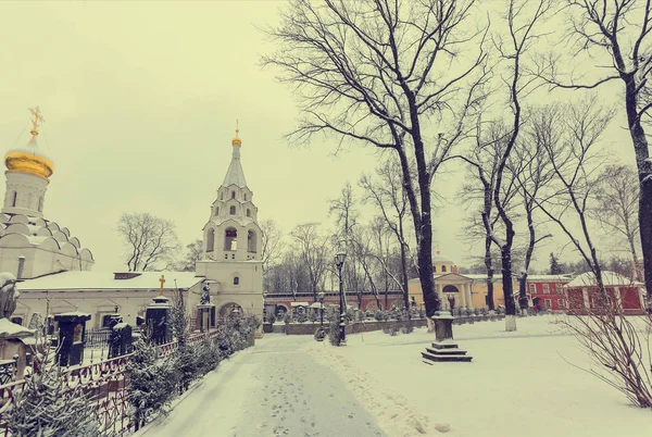 Donskoy Manastırda Moskova Kışın Şiddetli Kar Yağışı — Stok fotoğraf