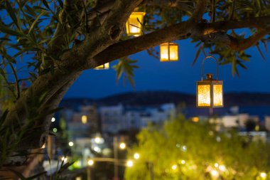 Göl Voulismeni akşamı. Avrupa. Yunanistan. Crete. Agios Nikolaos.