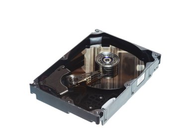 Beyaz arka plan üzerinde izole sökülüp sabit disk