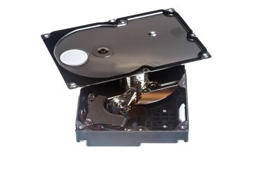 Beyaz arka plan üzerinde izole sökülüp sabit disk