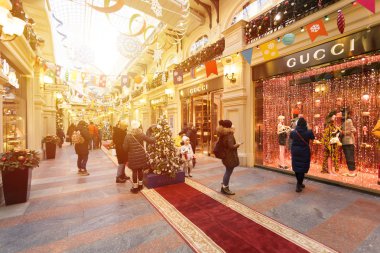 Moskova, Rusya - 30 Kasım 2018: Noel sakız Noel tatili öncesinde şehir merkezinde