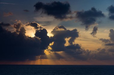 Kıbrıs'ta altın günbatımı