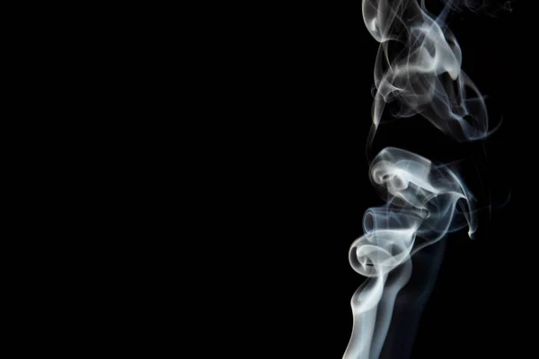 Foco Seletivo Fumaça Fluindo Fundo Preto — Fotografia de Stock
