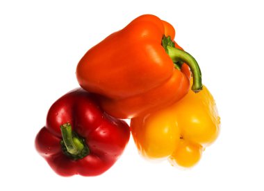 beyaz arkaplanda izole edilmiş tatlı biber.