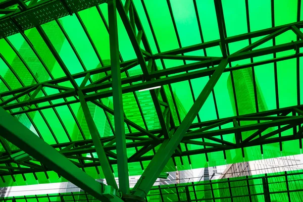 Estação Metrô Com Vidro Verde Plataforma — Fotografia de Stock