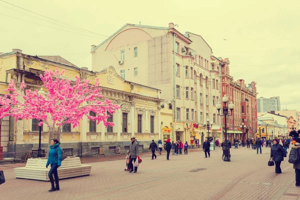 Москва Россия Апреля 2018 Года Туристы Жители Гуляют — стоковое фото